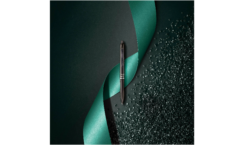 Pilot FriXion Ball Plus Rollerball Pen Black + 3 Pilot FriXion Refills