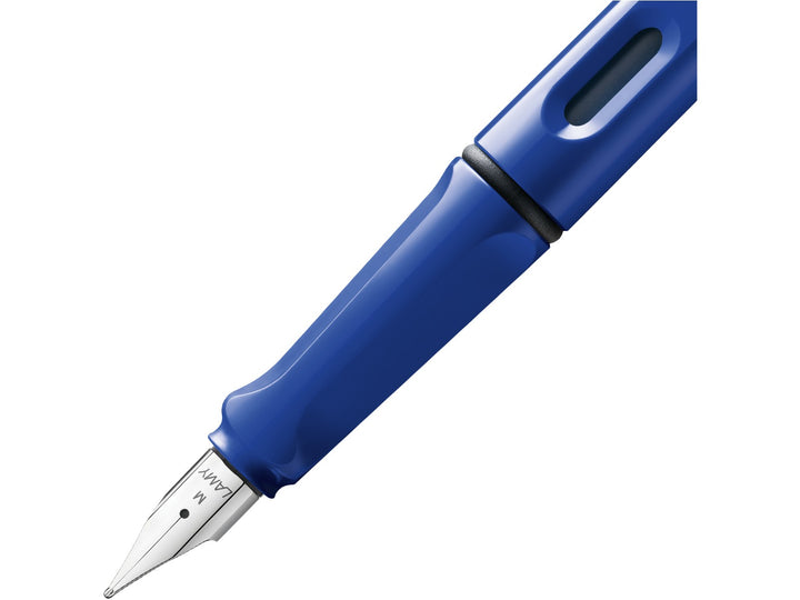 LAMY safari fountain pen Blue close-up of stainless steel nib, ergonomic grip and ink level window