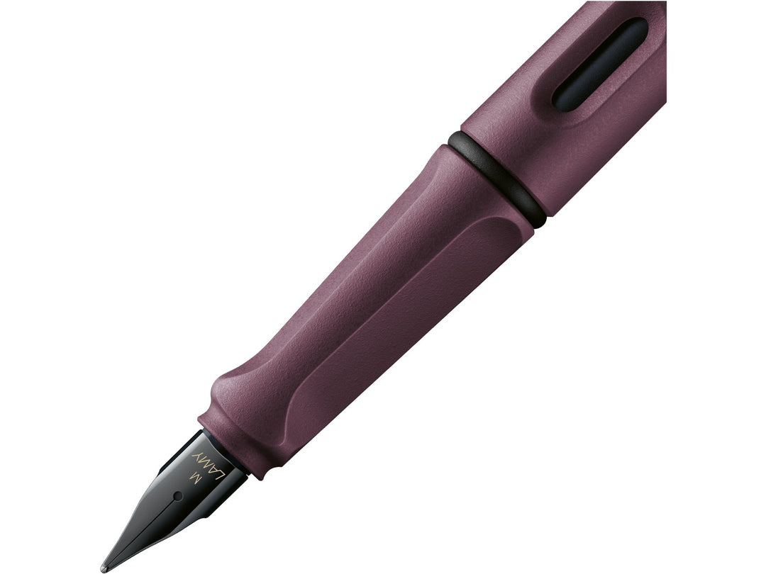 LAMY safari fountain pen Scarlet close-up of ergonomic grip, ink window and black stainless steel fountain pen nib