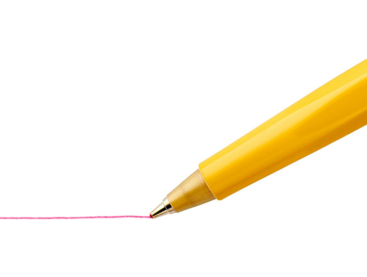 STAEDTLER Stick 430 ballpoint pen fine tip producing consistent red line close-up detail