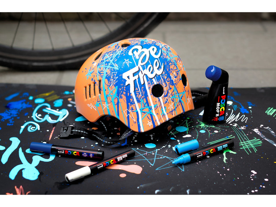 Lifestyle image featuring the uni POSCA MOP&
